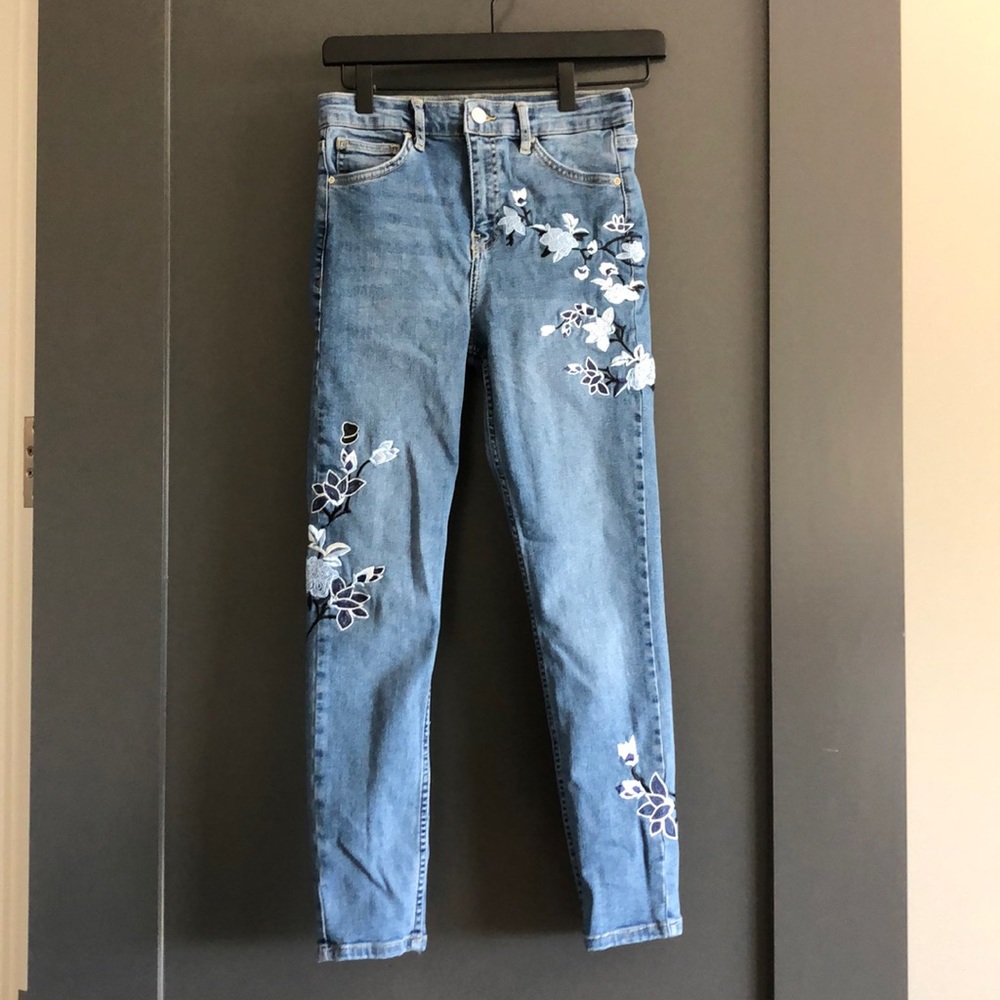 Floral embroidered jeans